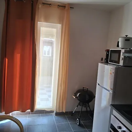 Les Jardins Secrets Apartment *